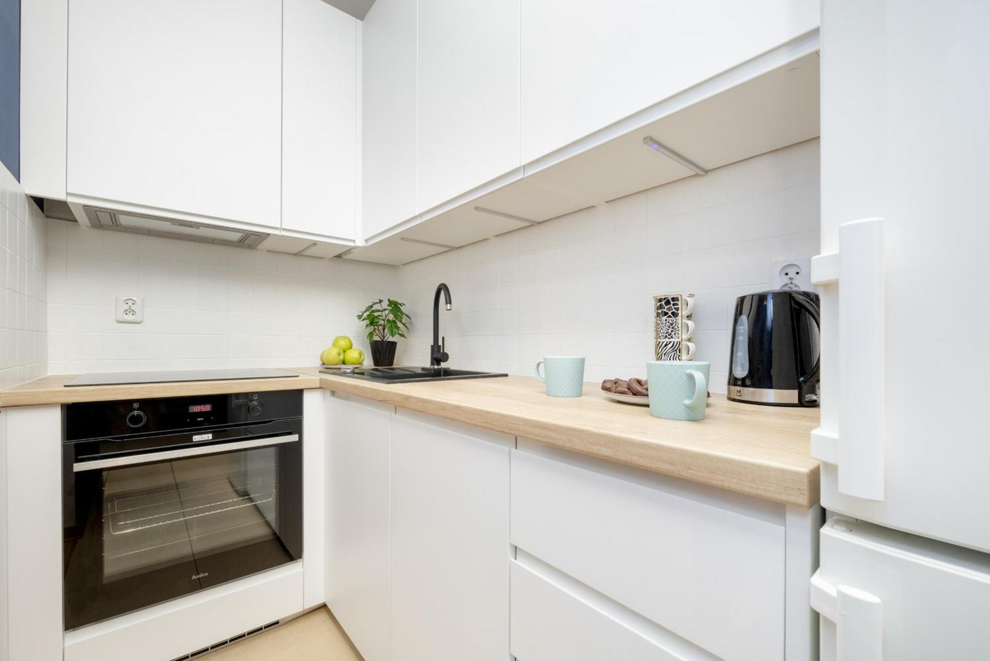 Bukowinska With Balcony And Parking And Swimming Pool By Renters Appartement