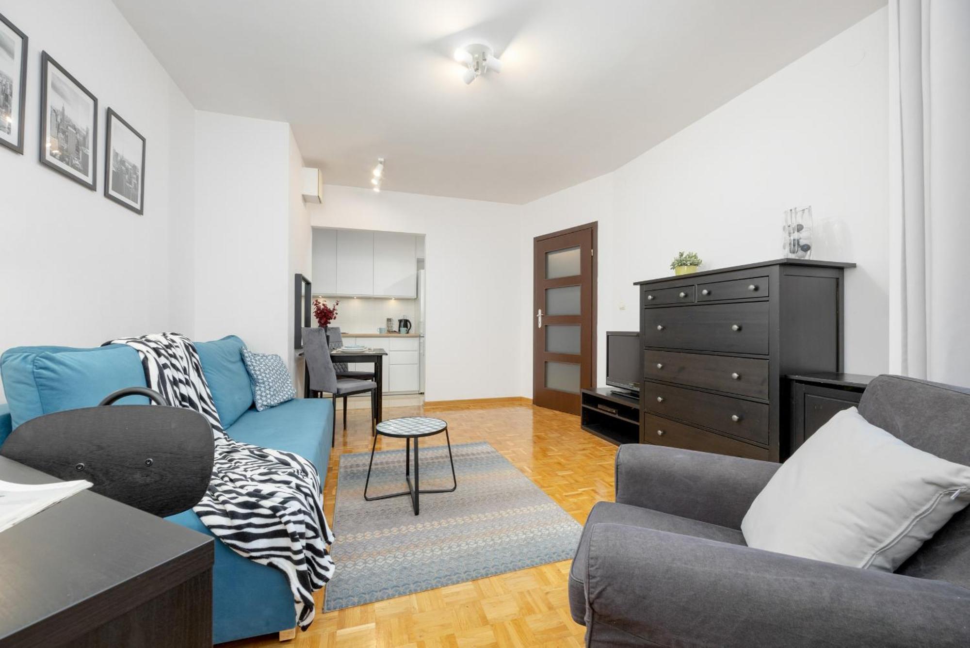 Bukowinska With Balcony And Parking And Swimming Pool By Renters Warschau
