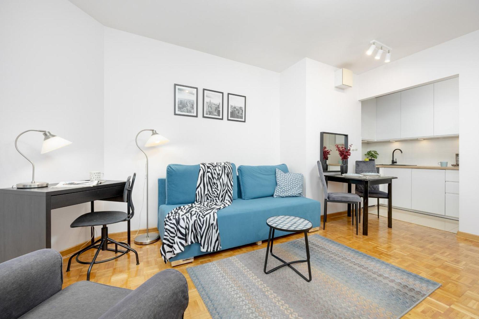 Bukowinska With Balcony And Parking And Swimming Pool By Renters Appartement